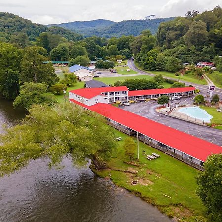 Lloyd'S On The River Country Inn By Oyo Bryson City Eksteriør bilde