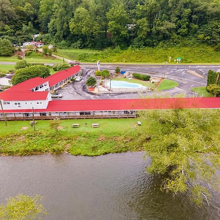 Lloyd'S On The River Country Inn By Oyo Bryson City Eksteriør bilde