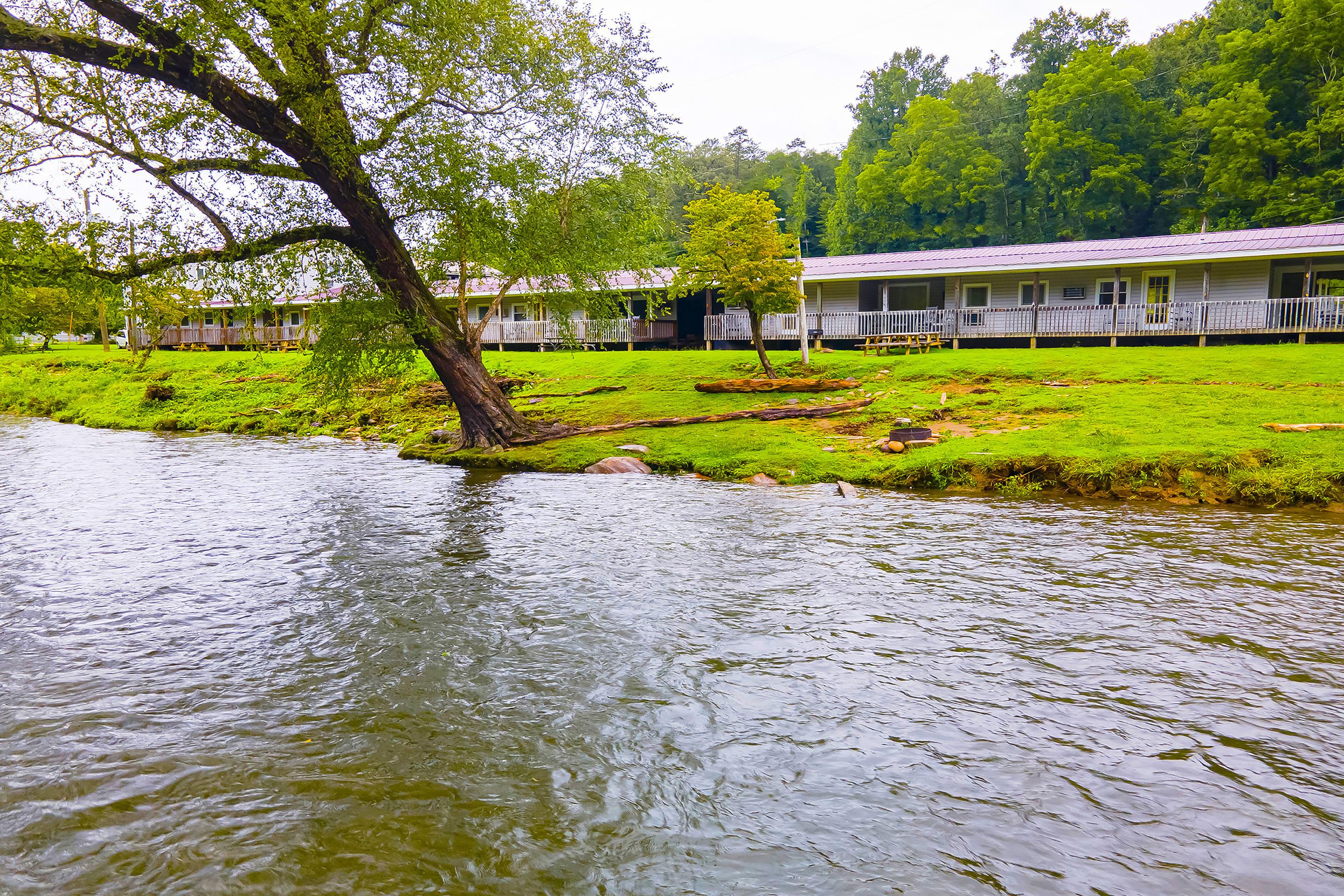 Lloyd'S On The River Country Inn By Oyo Bryson City Eksteriør bilde