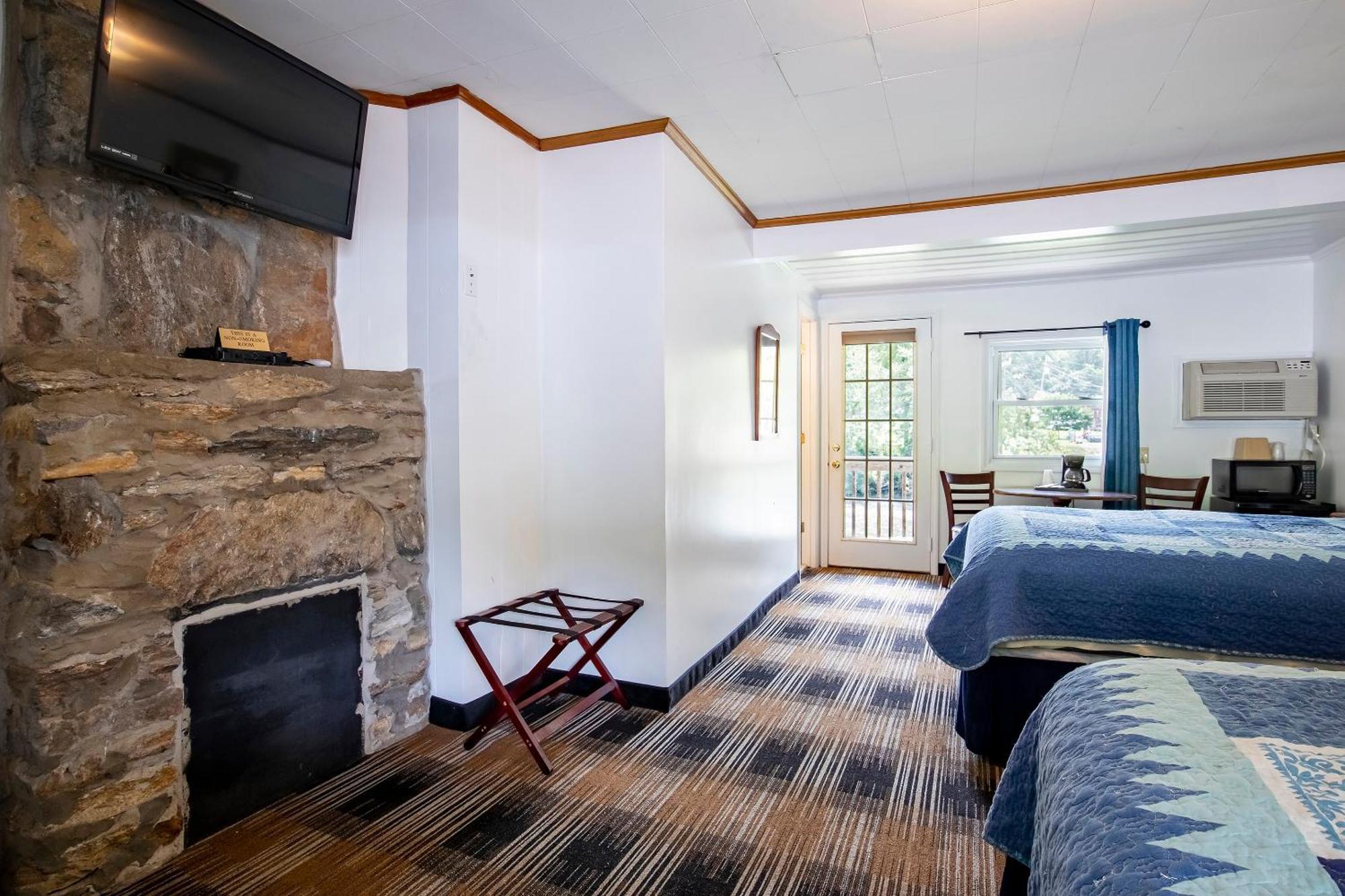 Lloyd'S On The River Country Inn By Oyo Bryson City Eksteriør bilde