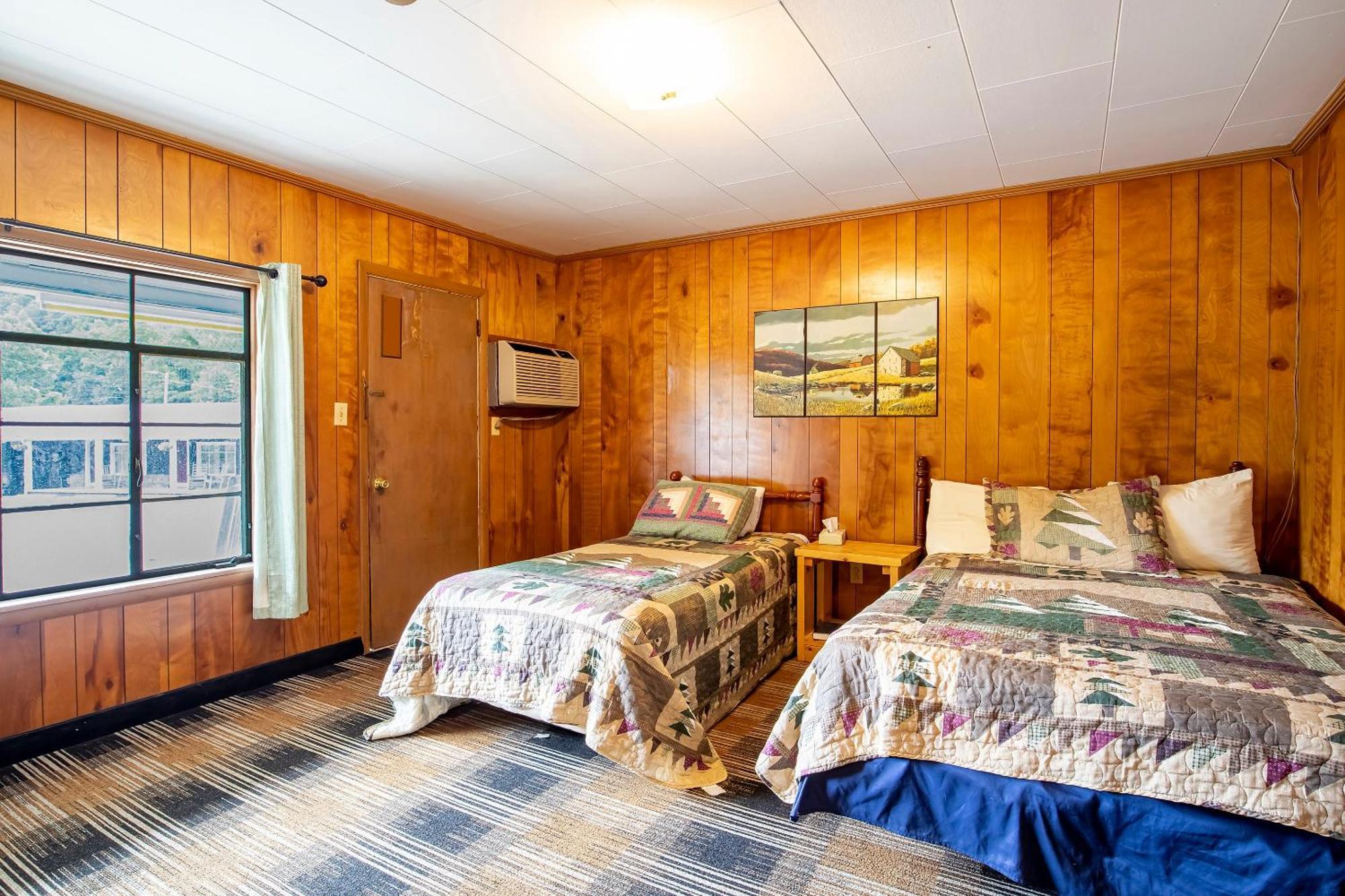 Lloyd'S On The River Country Inn By Oyo Bryson City Eksteriør bilde