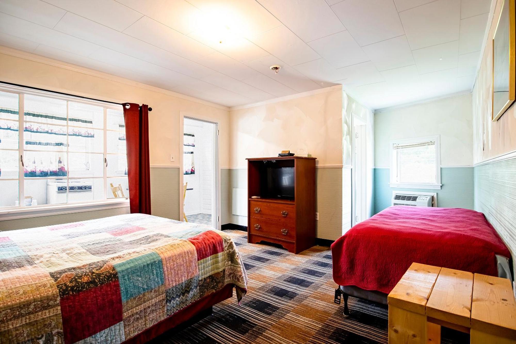 Lloyd'S On The River Country Inn By Oyo Bryson City Eksteriør bilde