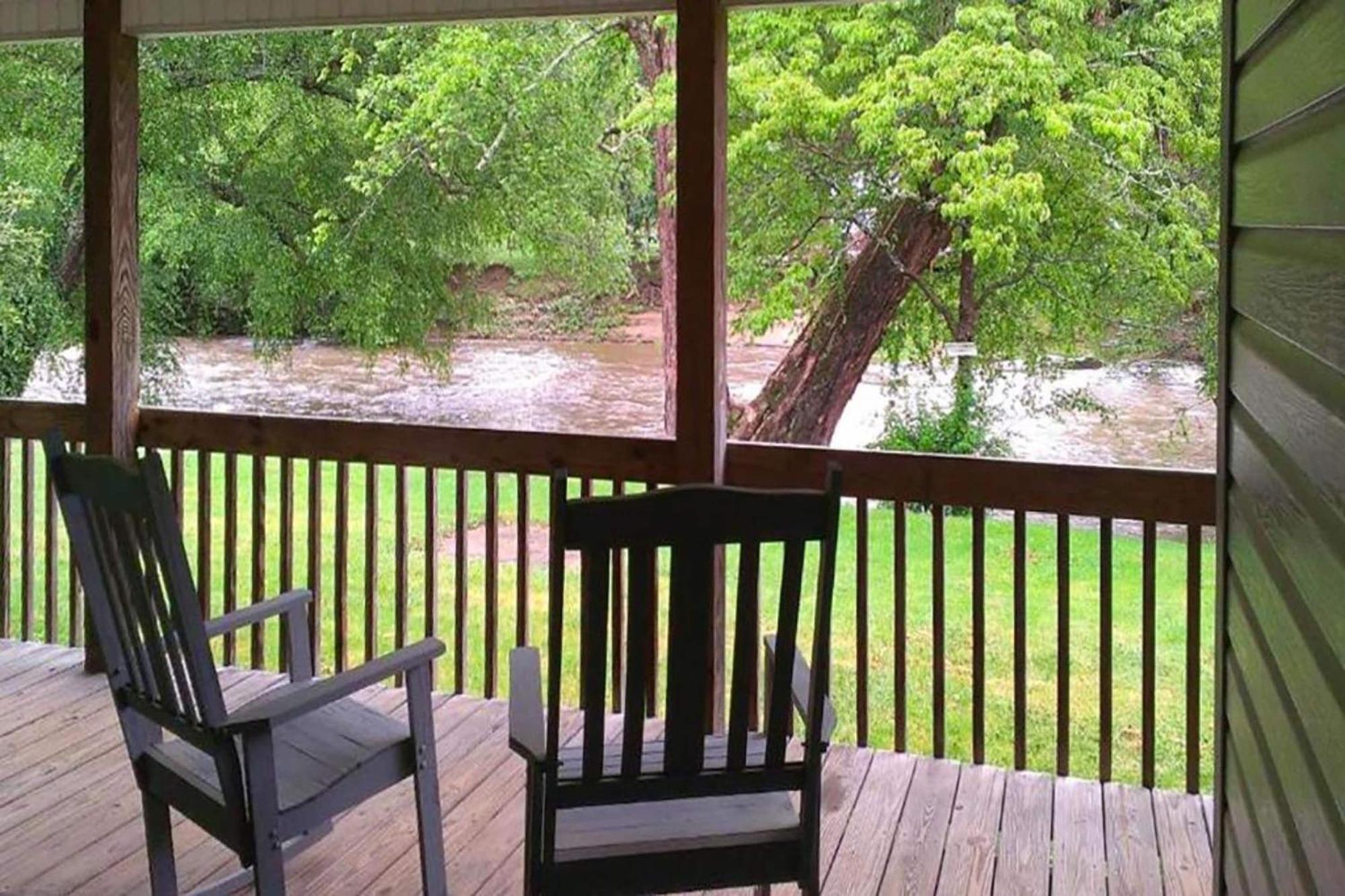 Lloyd'S On The River Country Inn By Oyo Bryson City Eksteriør bilde